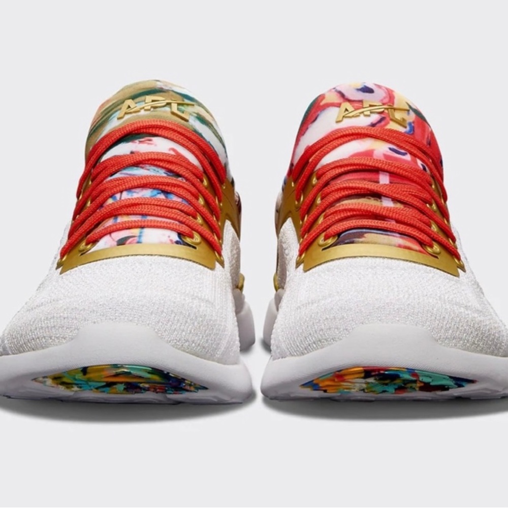APL X SWEAT X Kelsey Wells Limited Edition
TechLoom Tracer White / Gold / Multi - Picture 7 of 10